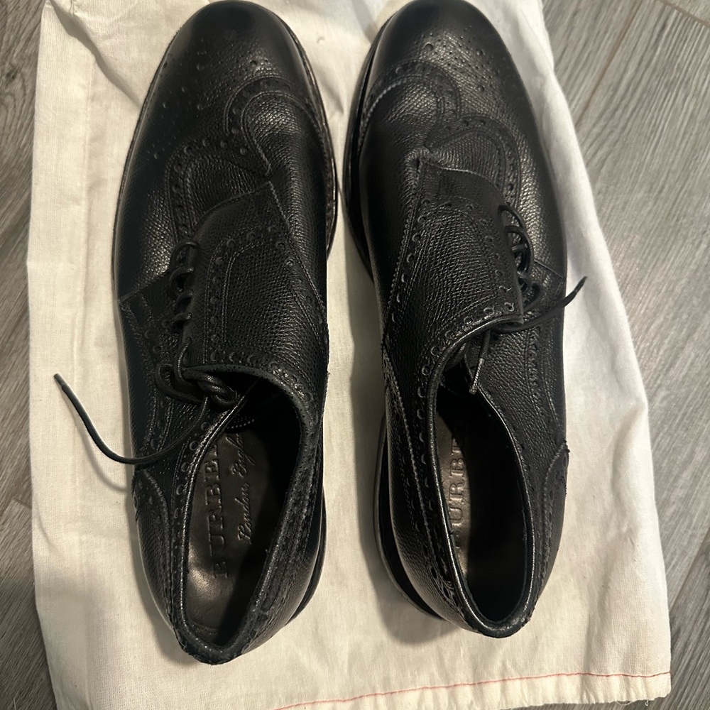 Burberry Black Leather Oxfords